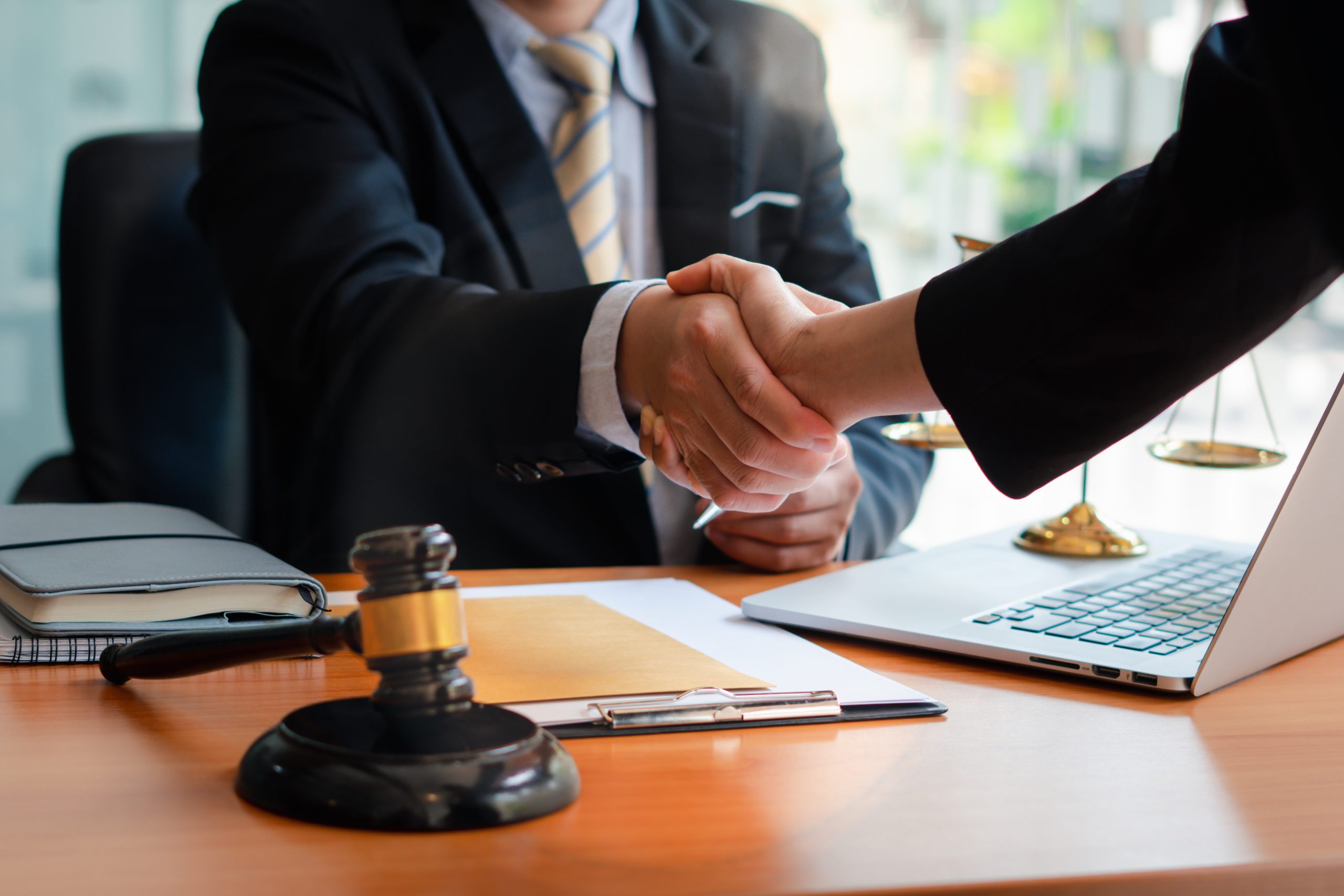 Businessman,Shaking,Hands,To,Seal,A,Deal,With,His,Partner